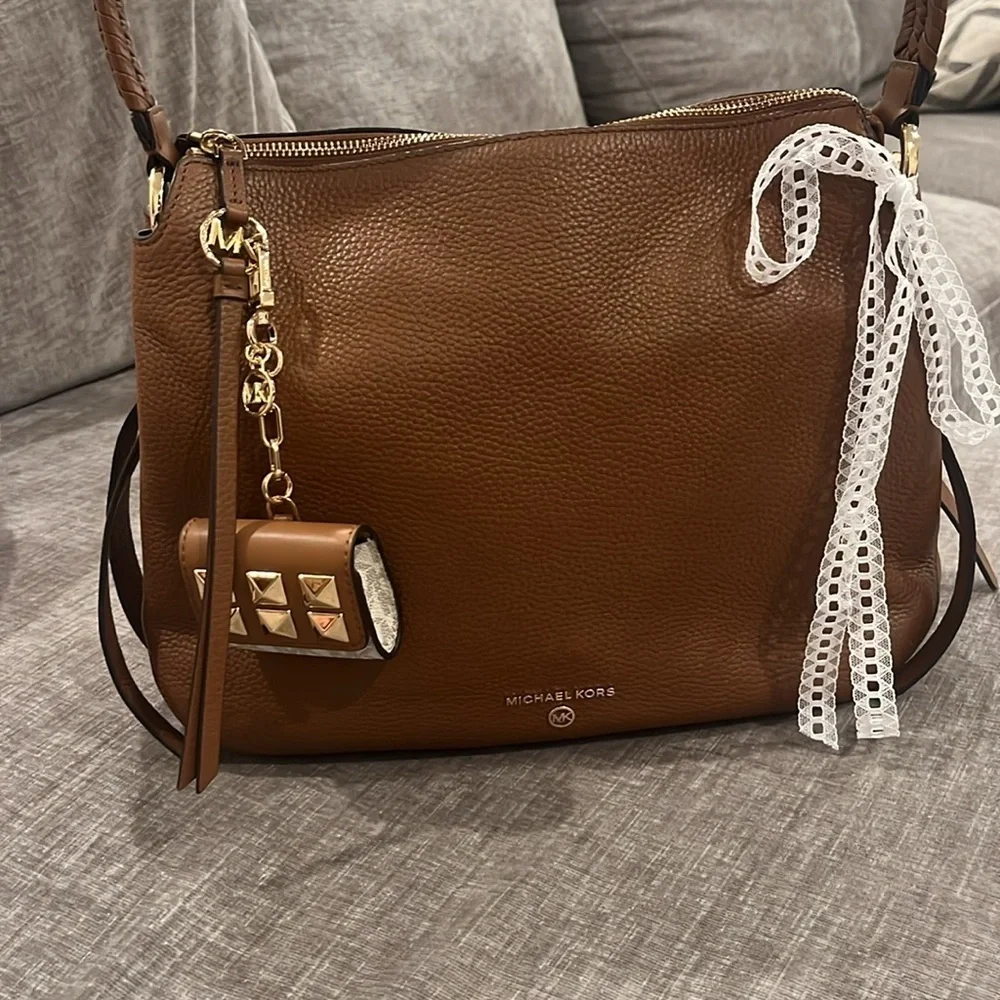MICHAEL Michael Kors Leather Large boho Shoulder Bag and air pods case